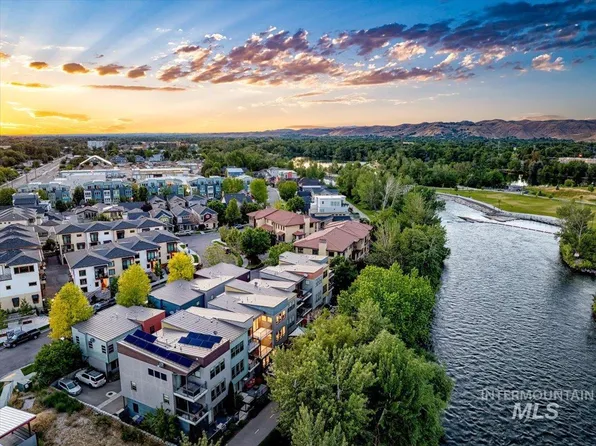 3602 N Prospect Way, Garden City, ID 83714