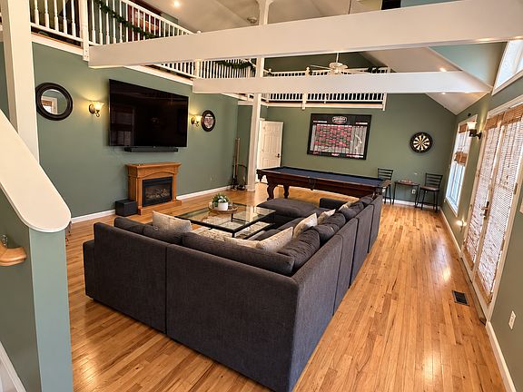 5th image of 75 Herbert St