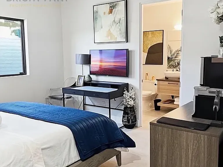555 N Sunrise Way — Photo 14