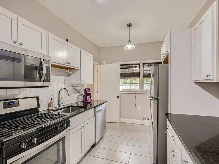 3685 Cantrell Rd NE #A — Photo 7