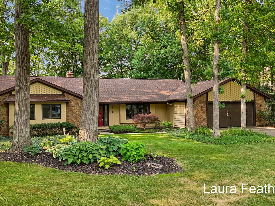1st image of 2091 Northridge Dr NE