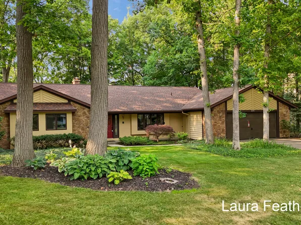 2091 Northridge Dr NE, Grand Rapids, MI 49525
