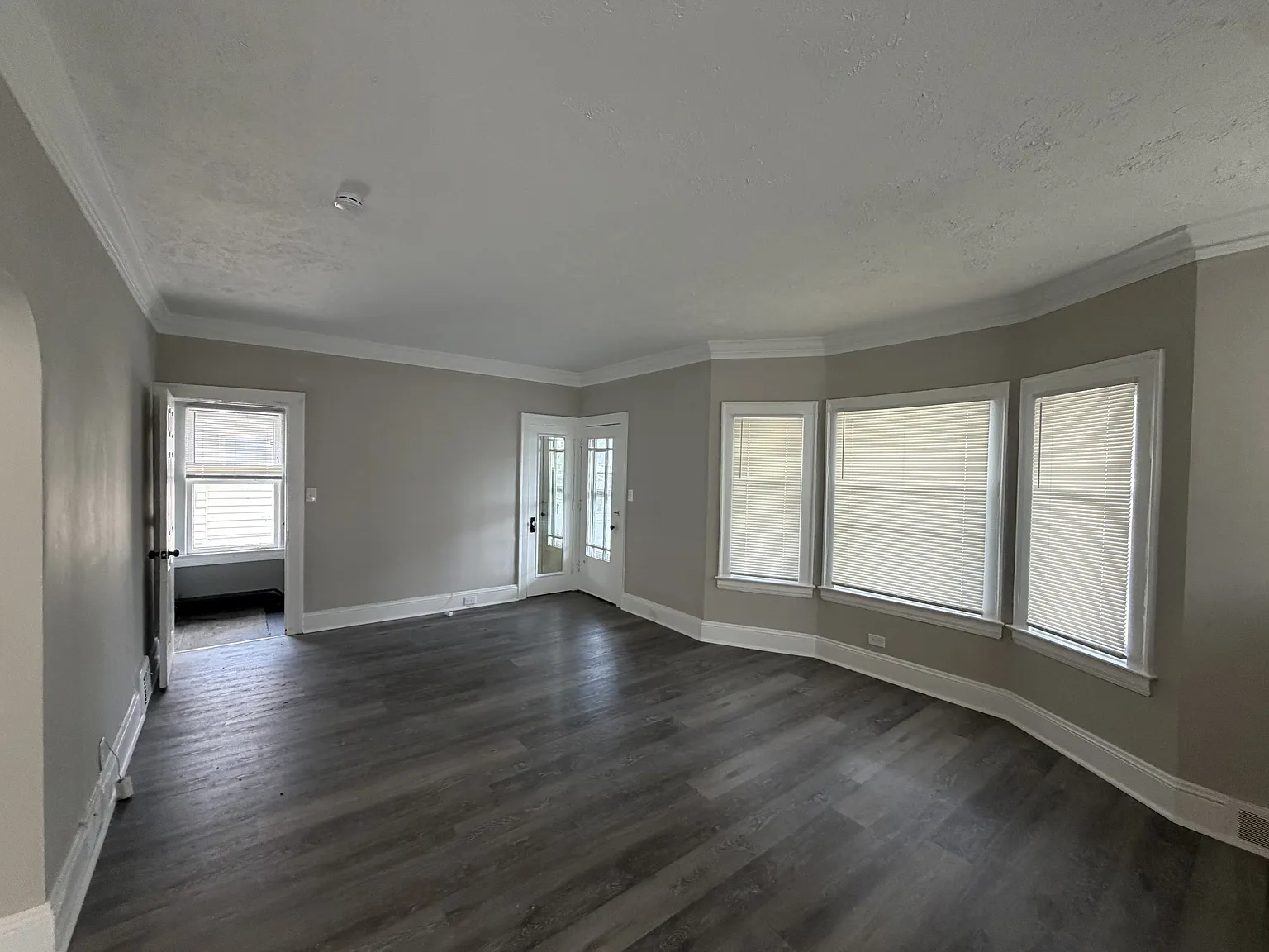 3346 East 134th Street - Upstairs — Photo 2