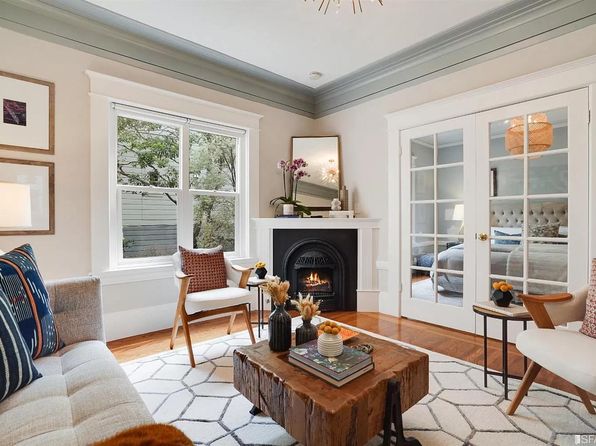 1879 Oak St APT 1