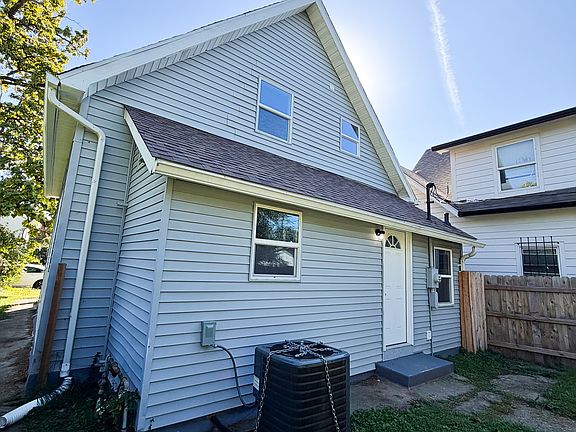 3rd image of 1058 W 29th St