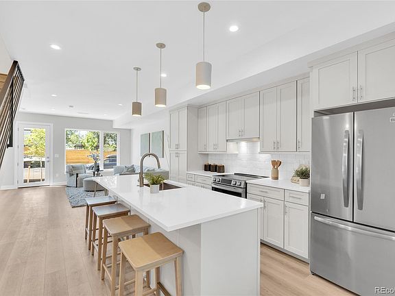 2nd image of 331 W Warren Avenue