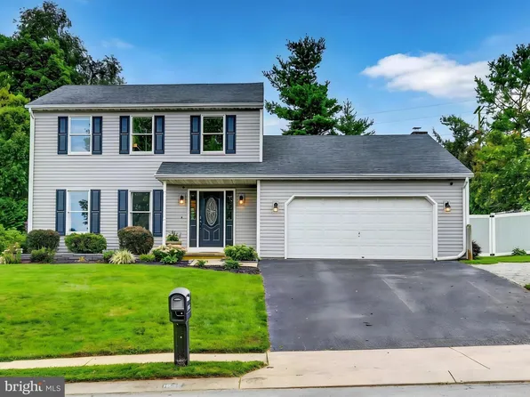 1633 Rainbow Cir, York, PA 17408