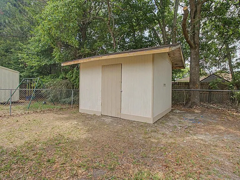 108 Phylis Dr — Photo 19