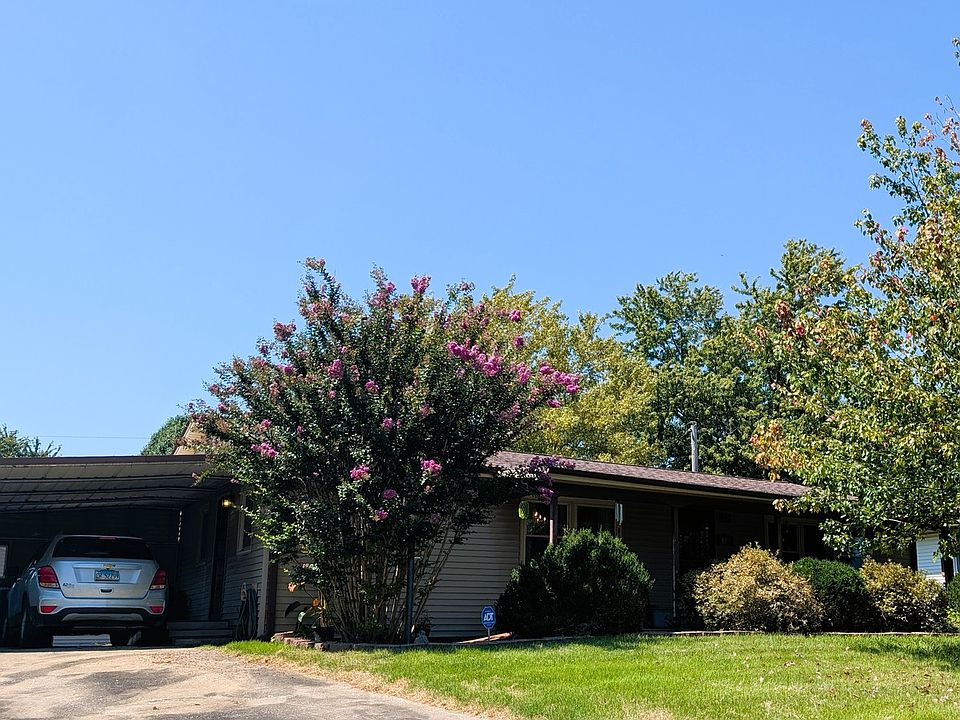 1st image of 109 Belcher St