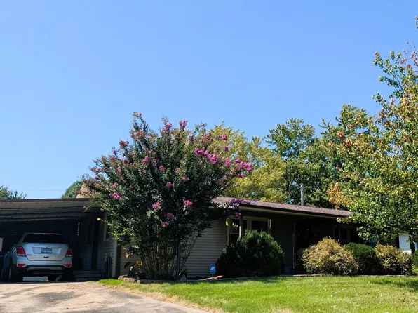 109 Belcher St, Anna, IL 62906