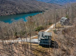 390 Vista Loop Rd, Topton, NC 28781