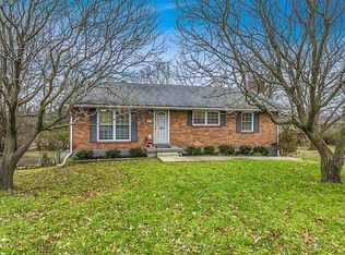 1320 Bordeaux Dr, Lexington, KY 40504