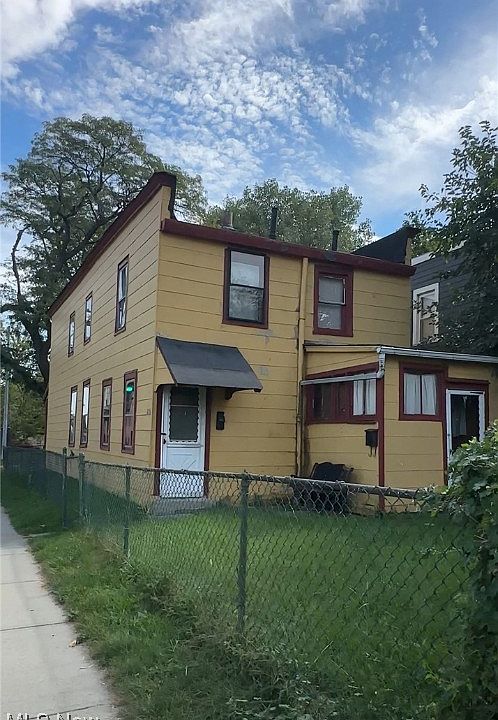 2nd image of 2126 W 20th St