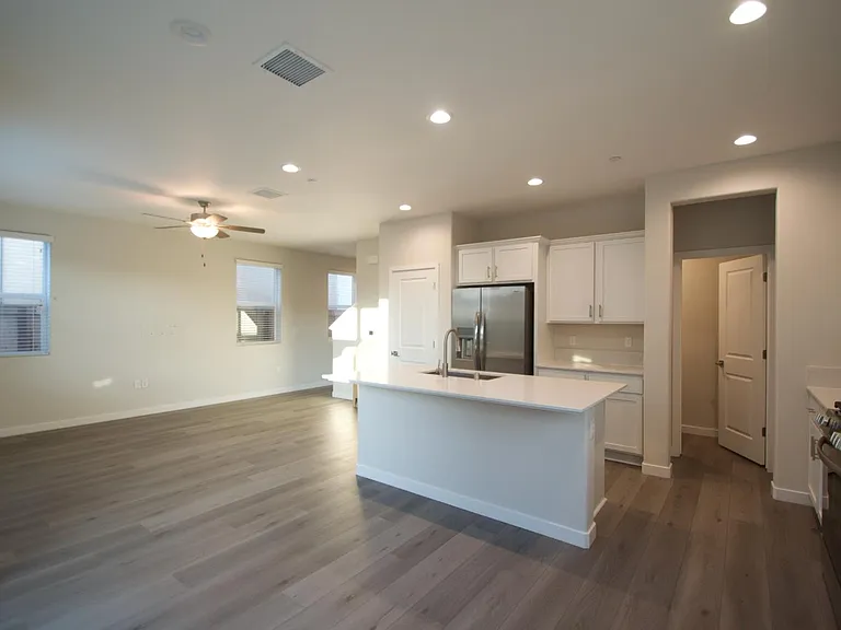 4154 Constance Rd — Photo 2