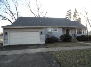 301 S Grant St, Westmont, IL