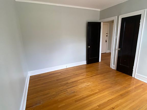 5th image of 6600 N Bosworth Ave #1S