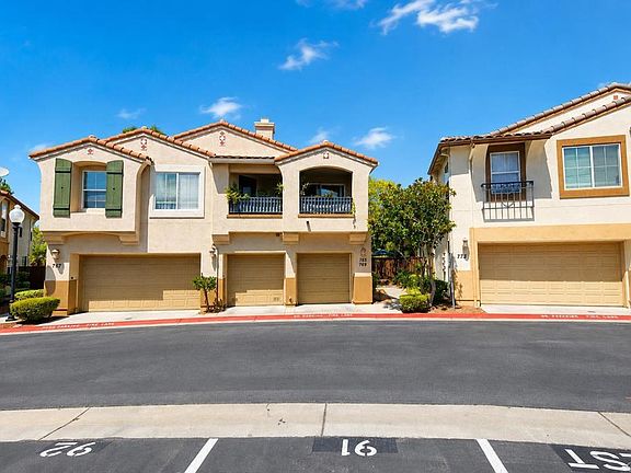 2nd image of 765 Caminito Valiente