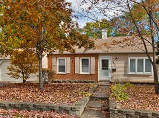 818 Dorman Dr, Streamwood, IL