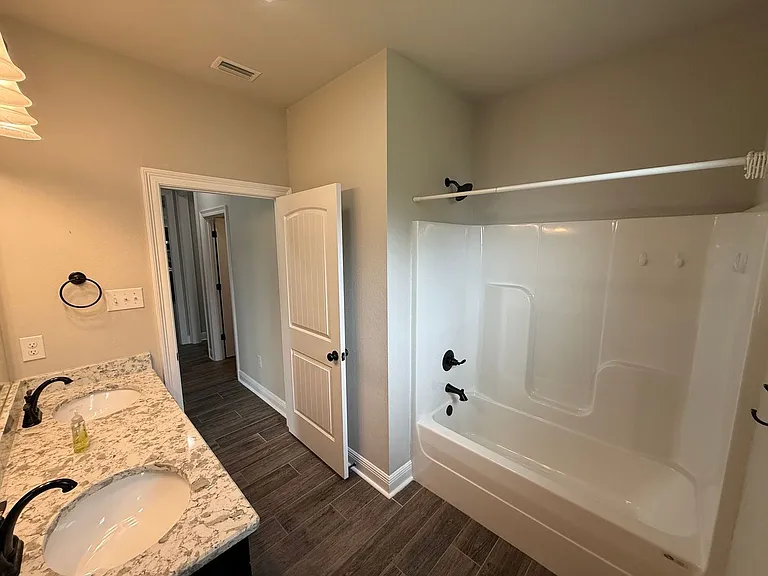 6510 Suwanee Rd — Photo 24