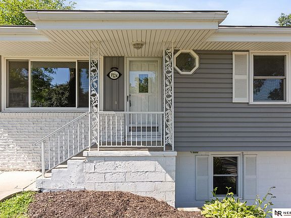 3rd image of 9224 Ruggles St
