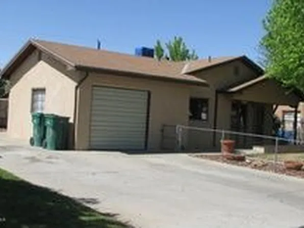 2305 E 11th St, Farmington, NM 87401