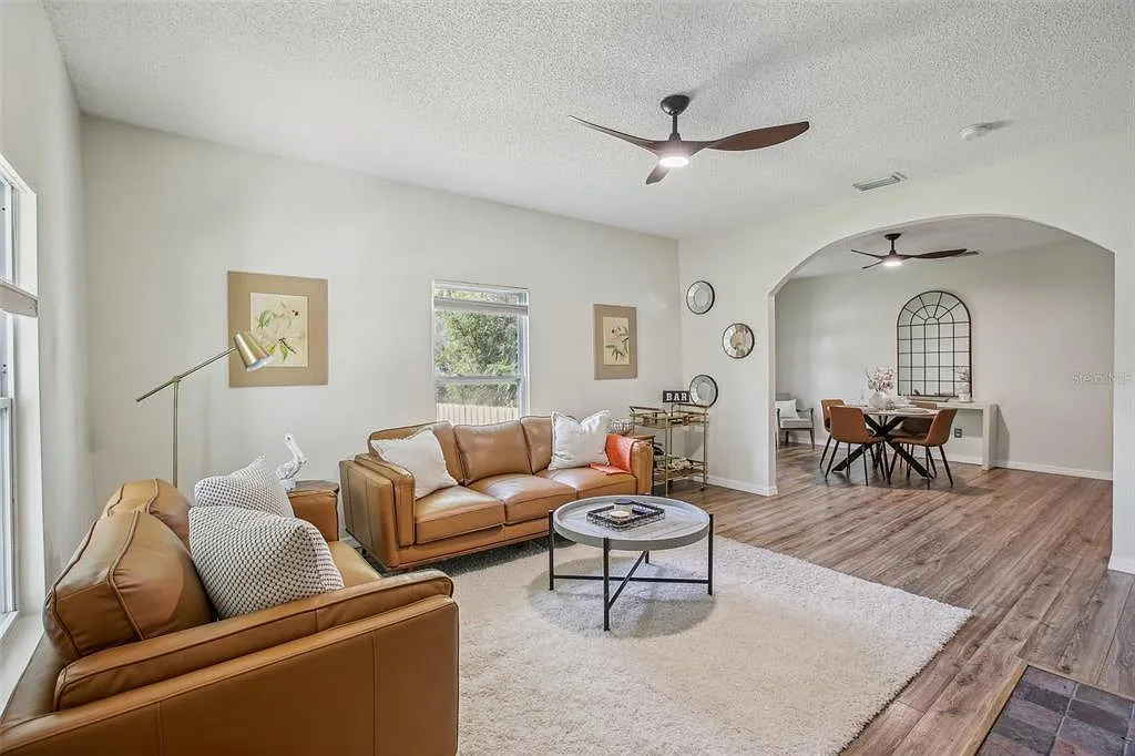 2 bed, 1.0 bath, 1197 sqft, $2,650 — Photo 4