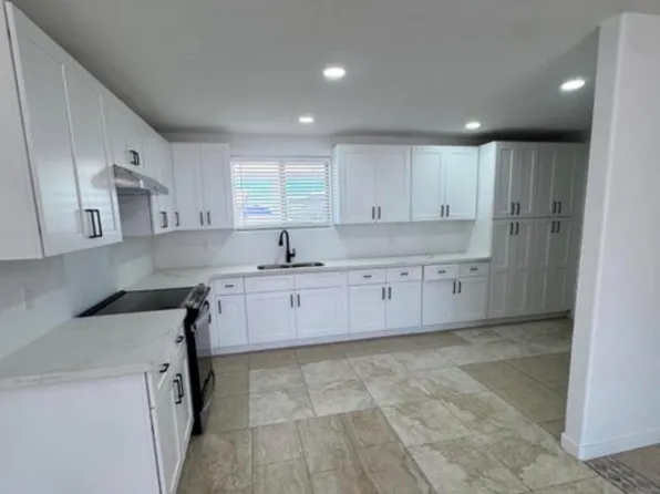 3026 N 40TH Drive, Phoenix, AZ 85019