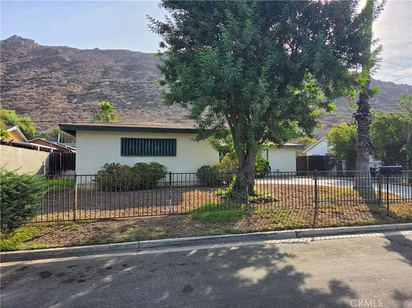 5901 Paramount Dr, Riverside, CA 92509