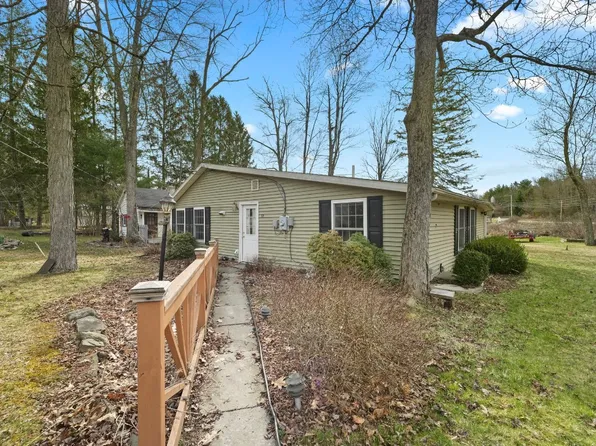 10 Deer Lake Rd, Windsor, NY 13865