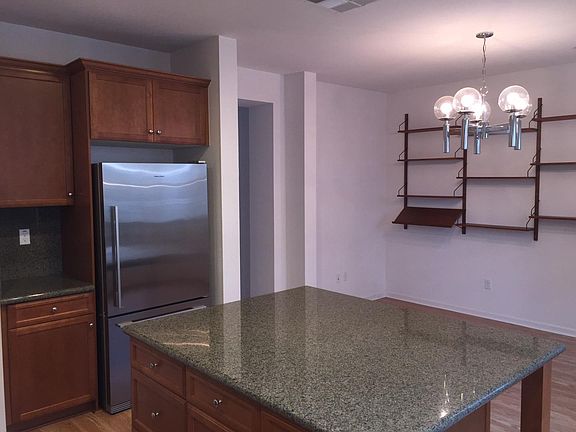 4th image of 237 Bluebonnet Ln Unit 502