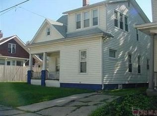 224 S 10th St, Coshocton, OH 43812