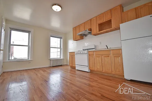 Rented by Ideal Properties Group | media 2