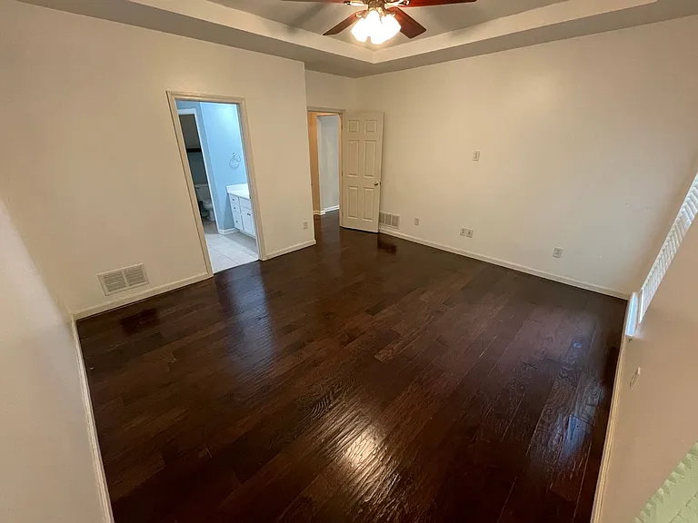 321 Arlington Meadows Dr — Photo 11