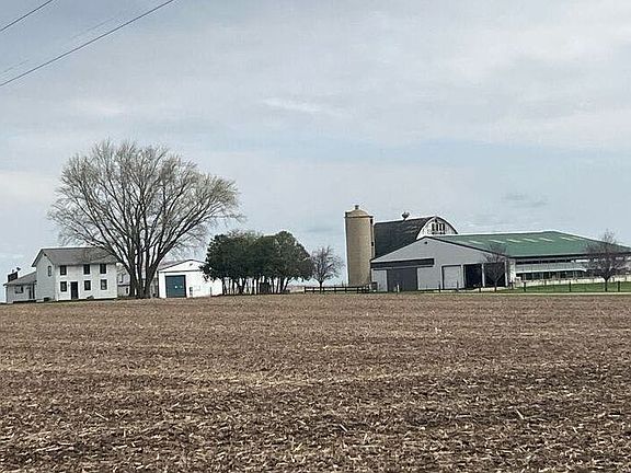 3rd image of 456 Craig Rd