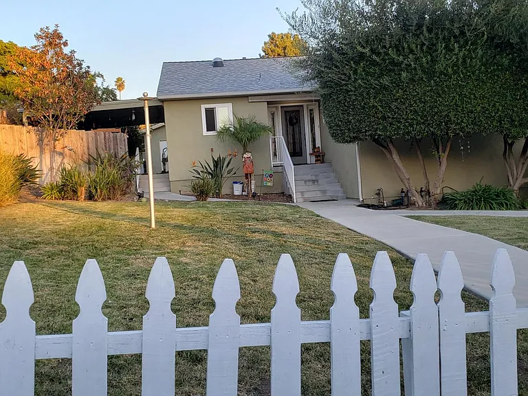 3517 Calavo Dr — Photo 2