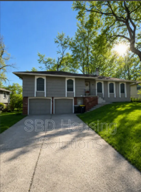 4 bed, 2.5 bath, 1800 sqft, $1,725 — Photo 1