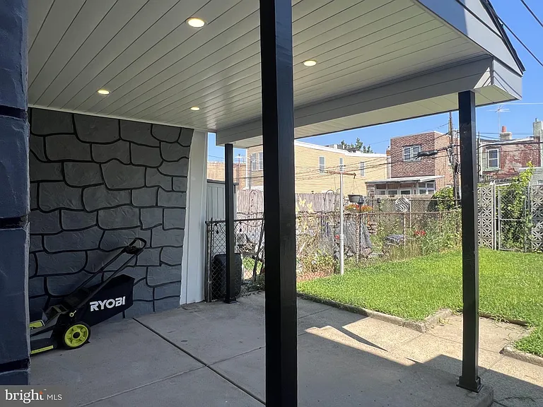 3051 Cedar St — Photo 17