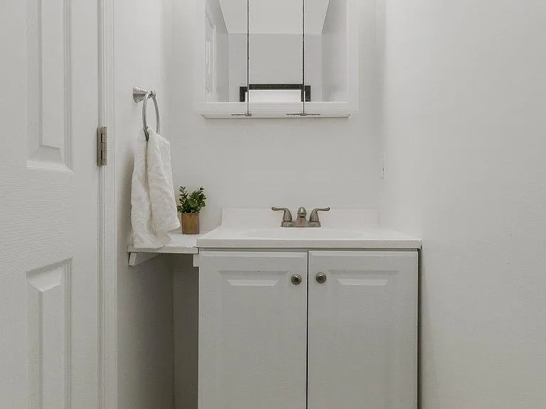 5004 Roanoke Pl — Photo 5