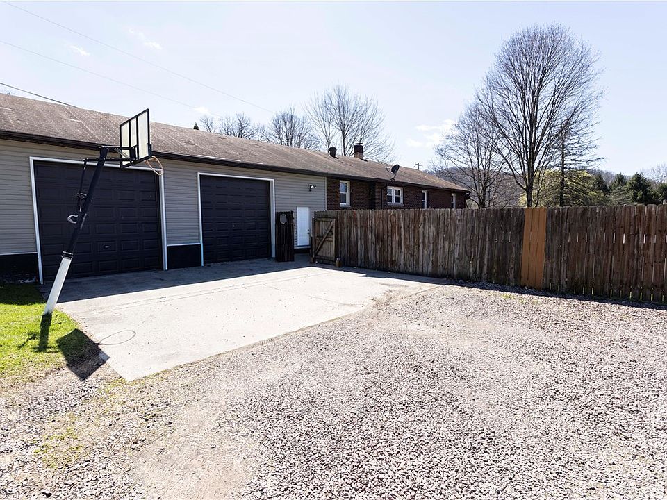 1st image of 842 Anderson St