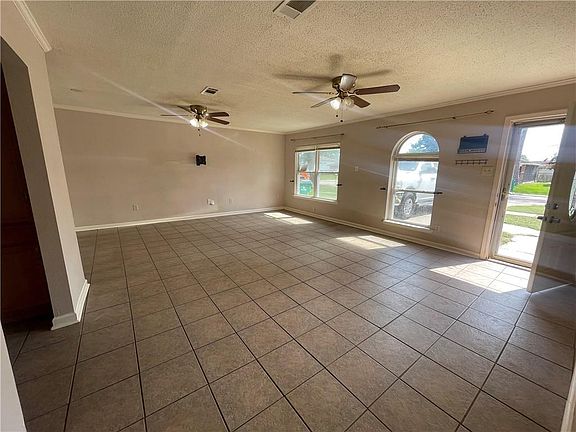 3rd image of 651 Holmes Blvd