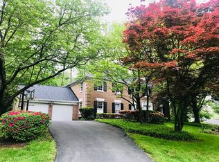 11901 Ledgerock Ct, Potomac, MD 20854