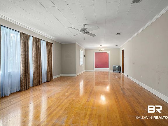 3rd image of 5405 Dogwood Ct