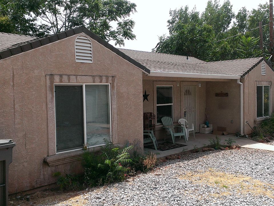 2nd image of 1715 Los Flores Ave