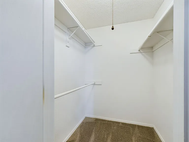 Raintree Apartments — Photo 14