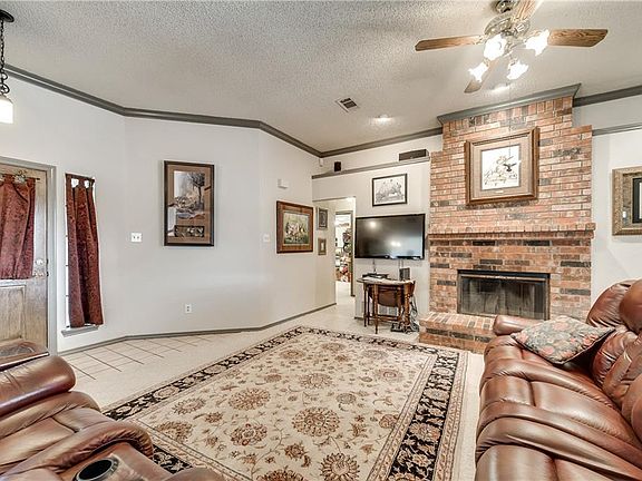 4th image of 3610 Shoreside Dr