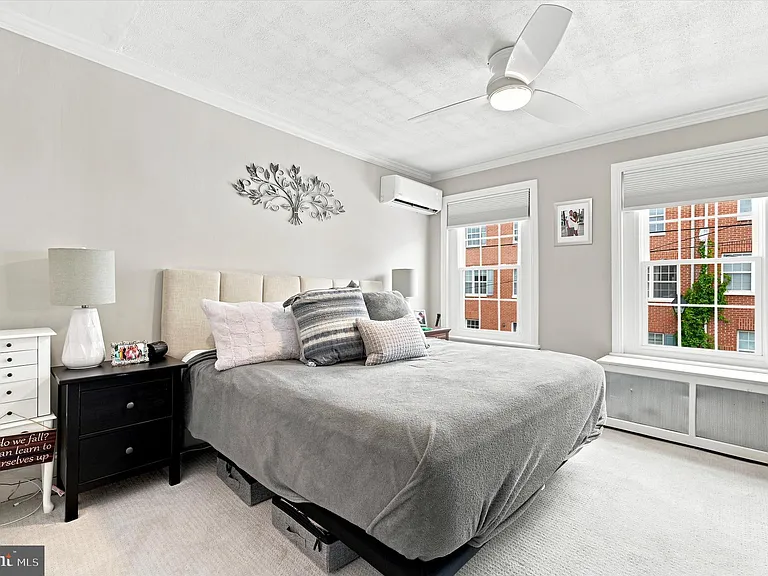 357 E Hector St — Photo 14
