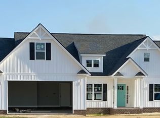 169 Country Cove Ln, Clinton, NC 28328