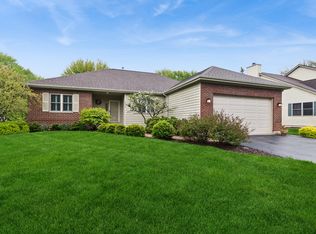 583 Larium Ln, Crystal Lake, IL 60012