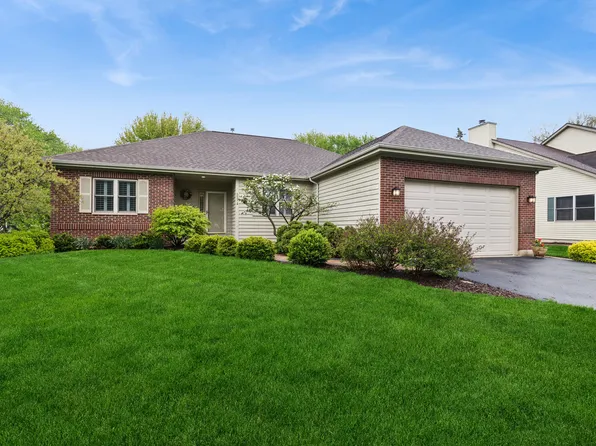 583 Larium Ln, Crystal Lake, IL 60012