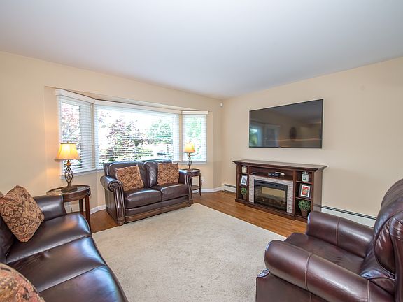 3rd image of 3788 Matthew Ln